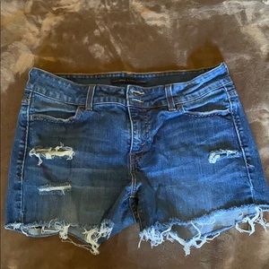 Levi’s Distressed cutoff shorts